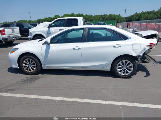 Toyota Camry Le