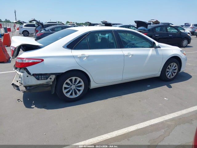 Toyota Camry Le