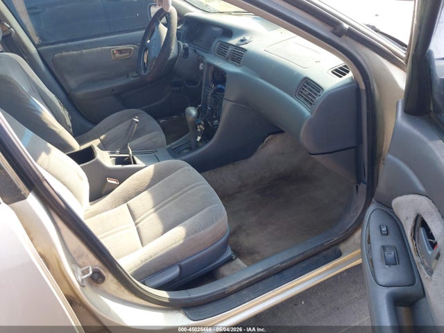 Toyota Camry Ce