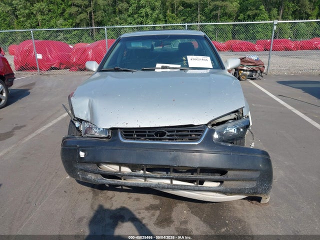 Toyota Camry Ce