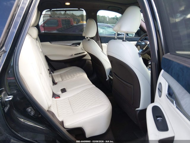 INFINITI Qx Essential