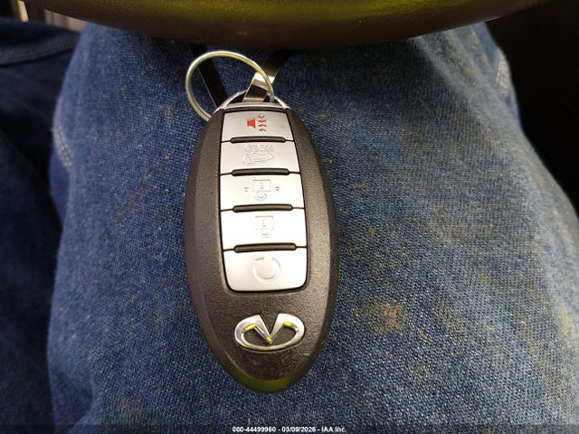 INFINITI Qx Essential