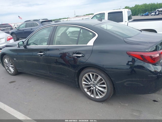INFINITI Q50 3.0t Luxe