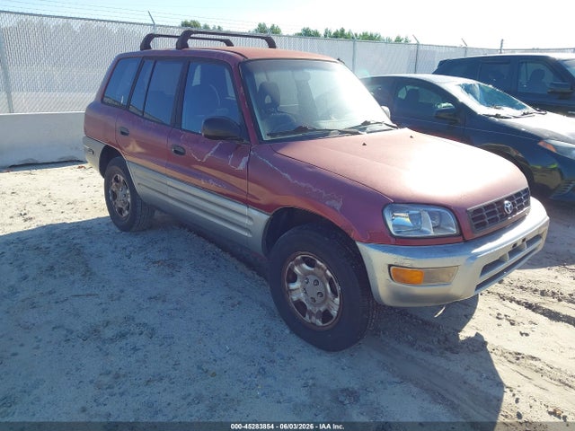 Salvage Toyota RAV4 Image