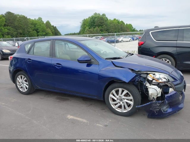 Salvage Mazda Mazda3 Image