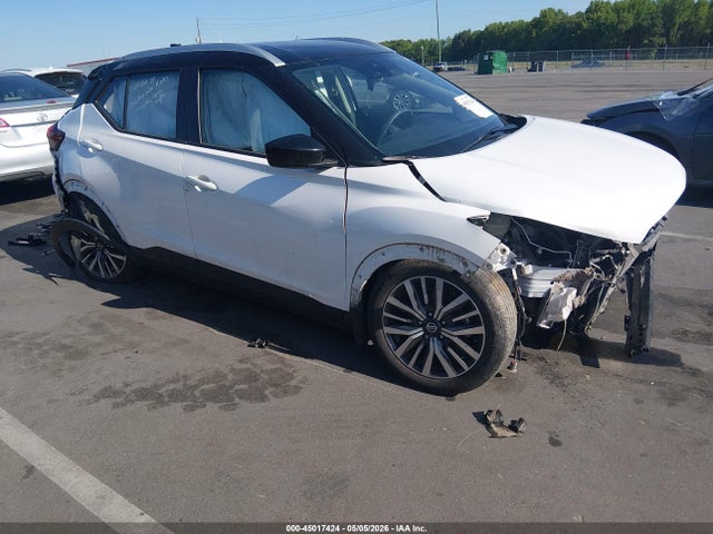 Salvage Nissan Kicks Image