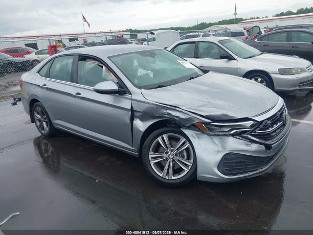 Salvage Volkswagen Jetta Image