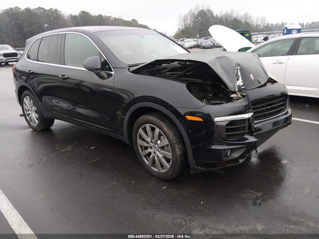 Salvage Porsche Cayenne Image