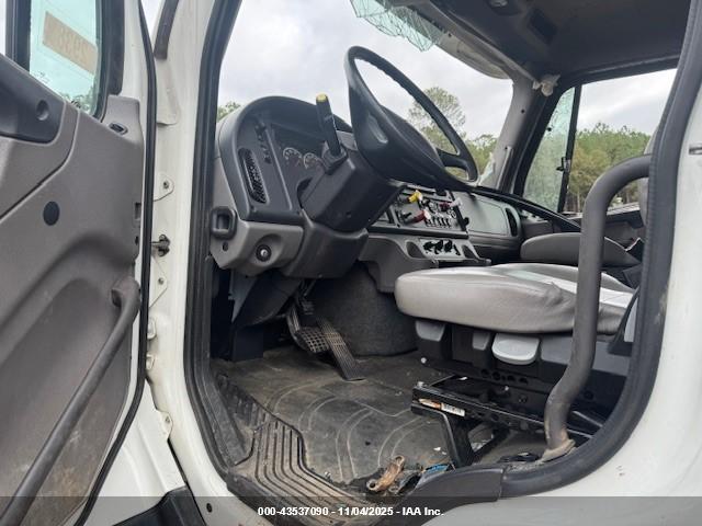 Freightliner 114sd
