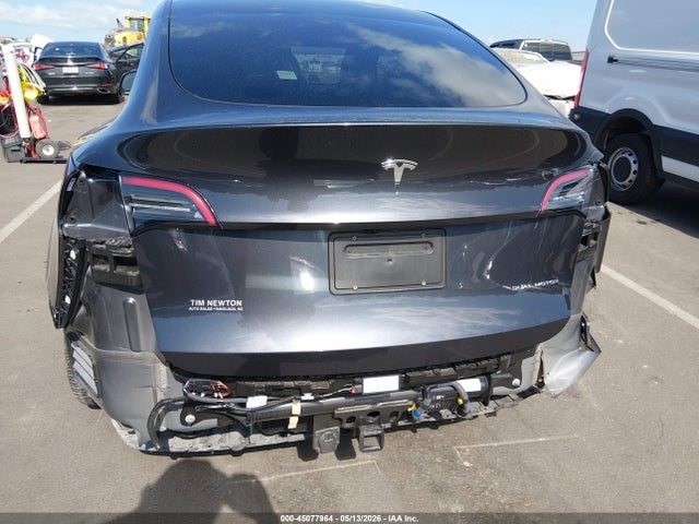 Tesla Model Y Long Range Dual Motor All-wheel Drive