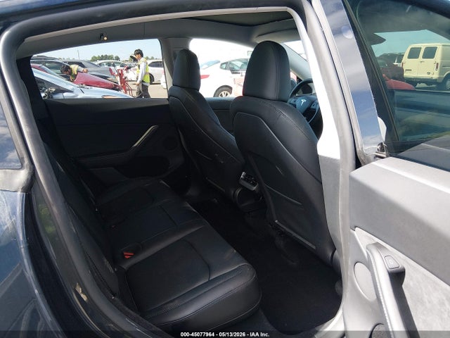 Tesla Model Y Long Range Dual Motor All-wheel Drive