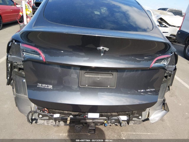 Tesla Model Y Long Range Dual Motor All-wheel Drive