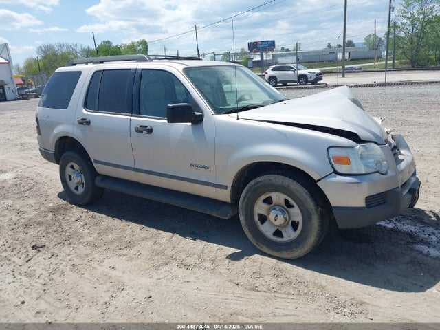 Salvage Ford Explorer Image
