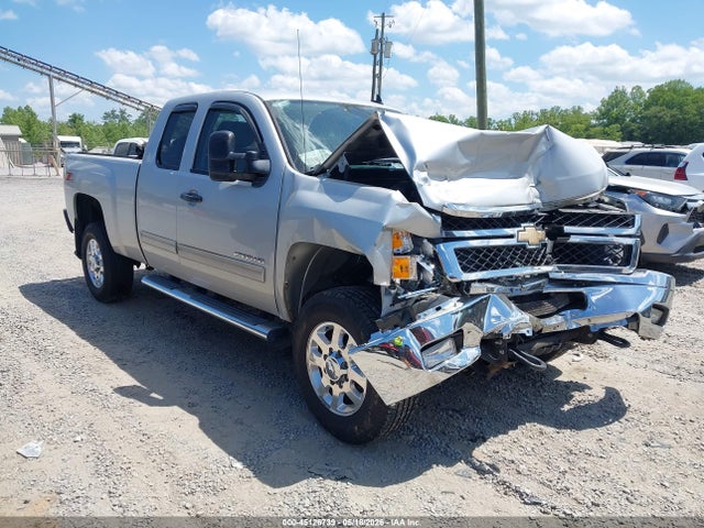 Salvage Chevrolet Silverado 2500 Image