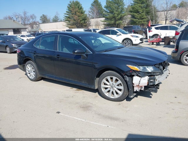 Salvage Toyota Camry Image