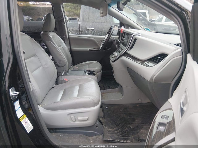 Toyota Sienna Xle 7 Passenger