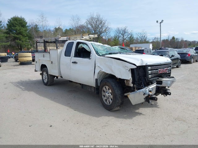 Salvage GMC Sierra 2500 Image