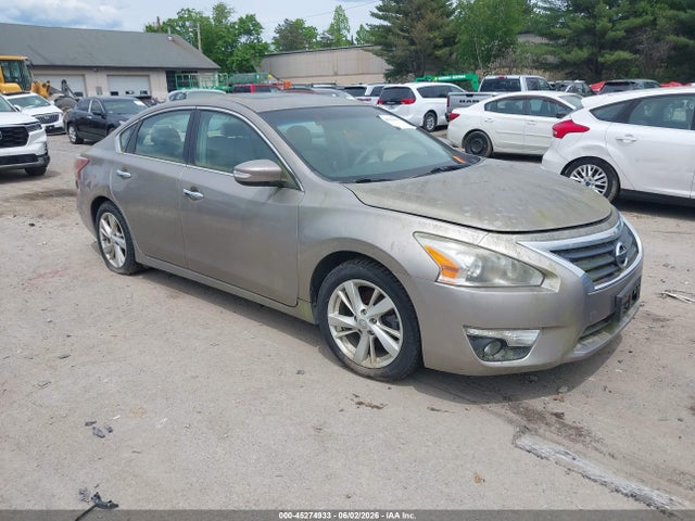 Salvage Nissan Altima Image