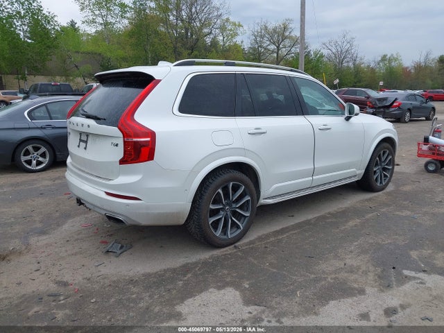 Volvo XC90 T6 Momentum
