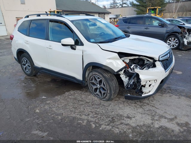 Salvage Subaru Forester Image