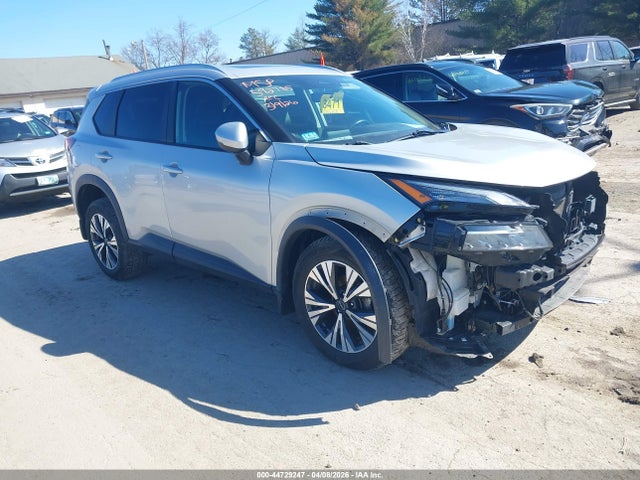 Salvage Nissan Rogue Image