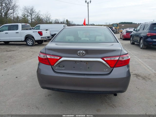 Toyota Camry Le