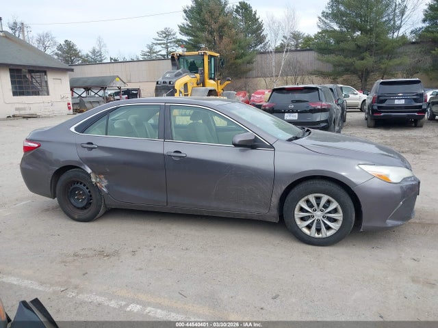 Toyota Camry Le