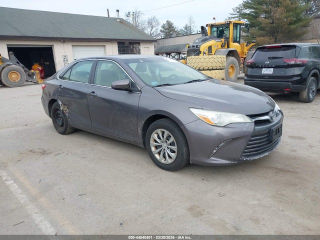 Salvage Toyota Camry Image