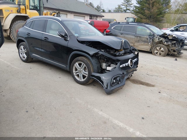 Salvage Mercedes-Benz GLA Image