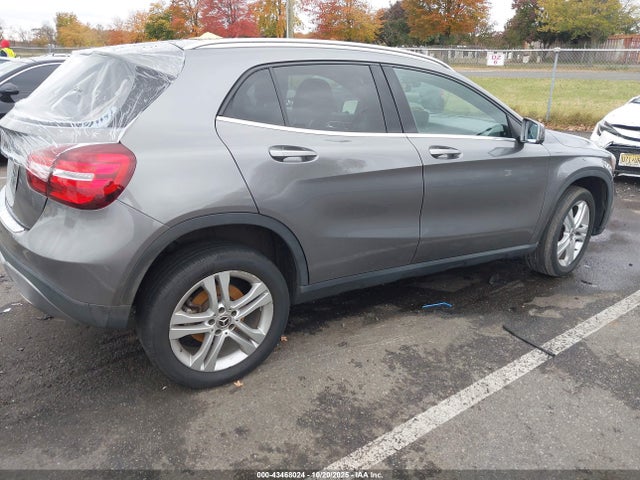 Mercedes-Benz GLA 4matic