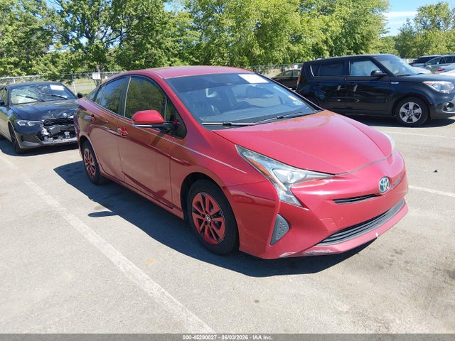 Salvage Toyota Prius Image