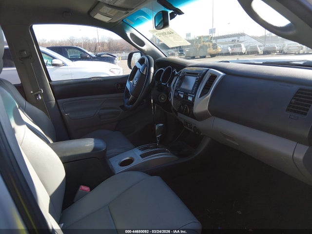 Toyota Tacoma Base V6