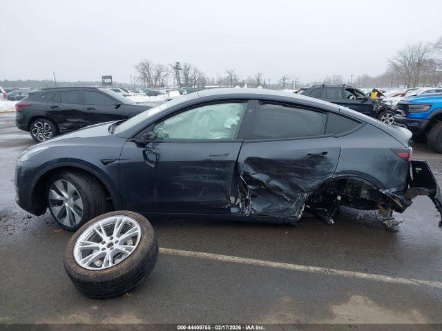 Tesla Model Y Long Range Dual Motor All-wheel Drive