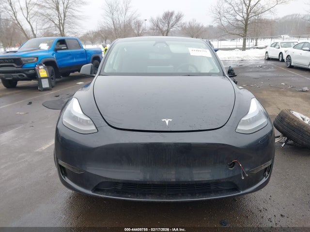 Tesla Model Y Long Range Dual Motor All-wheel Drive