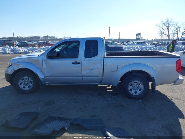 Nissan Frontier S