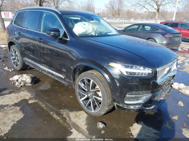 Salvage Volvo XC90 Image