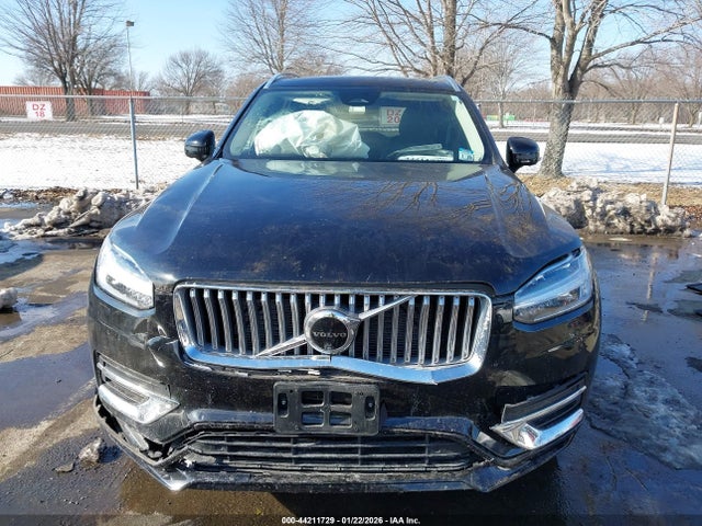 Volvo XC90 B6 Plus Bright Theme 6-seater
