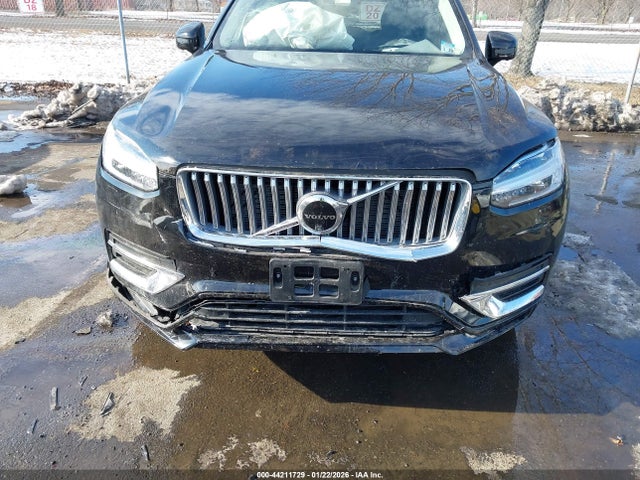 Volvo XC90 B6 Plus Bright Theme 6-seater