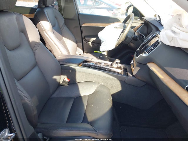 Volvo XC90 B6 Plus Bright Theme 6-seater