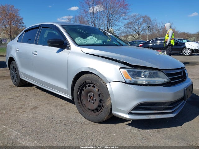 Salvage Volkswagen Jetta Image