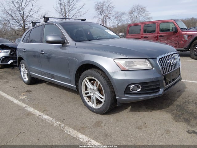 Salvage Audi Q5 Image