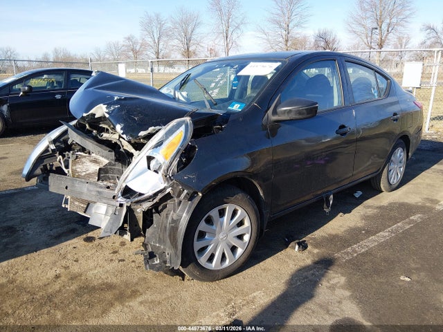 Nissan Versa 1.6 S+