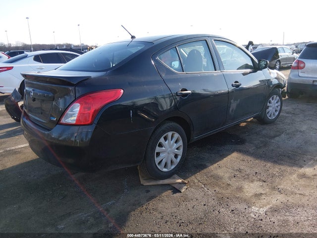 Nissan Versa 1.6 S+