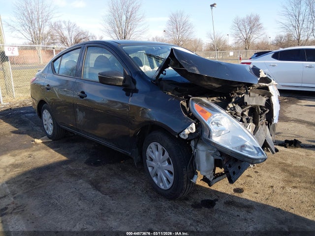 Salvage Nissan Versa Image