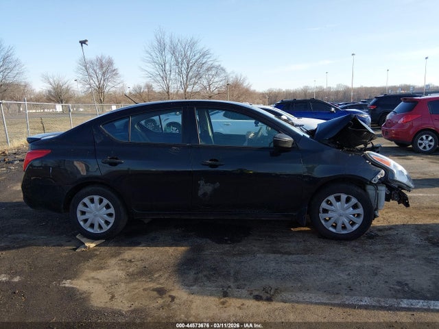 Nissan Versa 1.6 S+