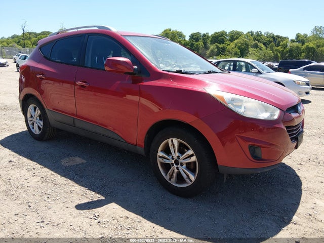 Salvage Hyundai TUCSON Image