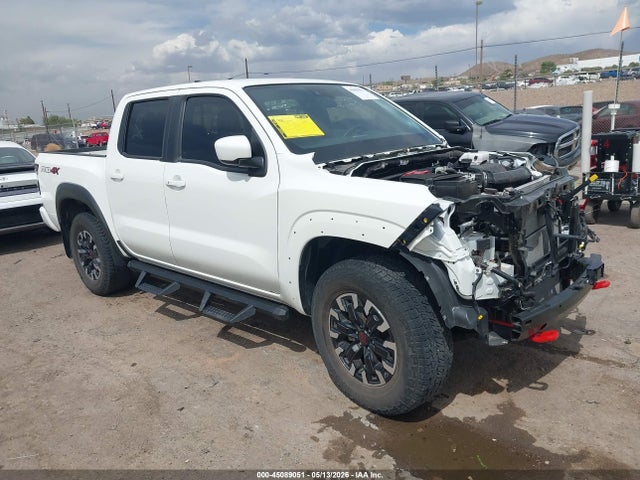 Salvage Nissan Frontier Image
