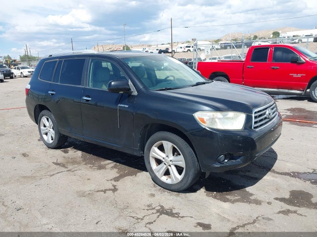 Salvage Toyota Highlander Image