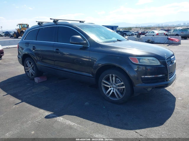 Salvage Audi Q7 Image