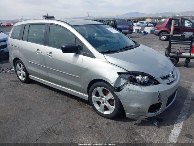 Salvage Mazda Mazda5 Image